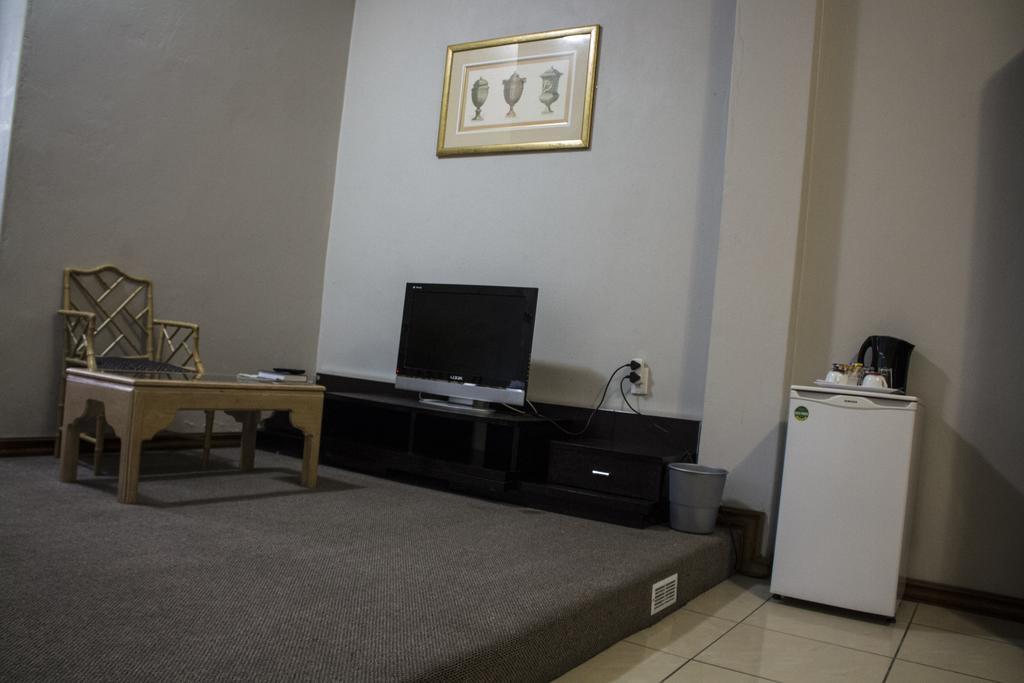 Tassili Lodge Kempton Park Exteriér fotografie